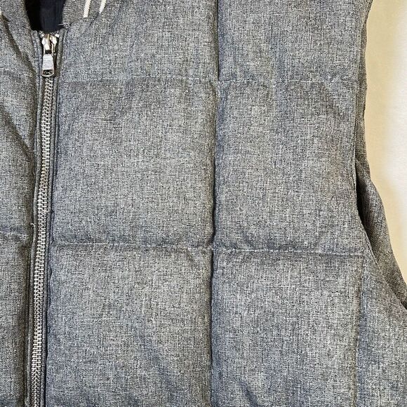 H&M sleeveless casual puffer jacket- Men 44R- Men Large - Picture 7 of 8